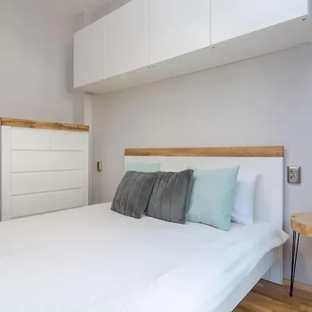 Apartment Modern Design 1 Bdrm, 4 Guests, Cente, Near Parliament, Self Check-in Sofia