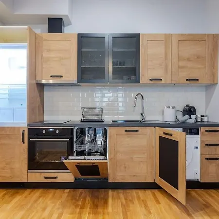 Modern Design 1 Bdrm, 4 Guests, Cente, Near Parliament, Self Check-in Apartment